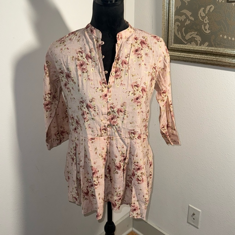 ZOLA pink floral print 1/2 buttoned down 3/4 sleeves pleated top blouse Sz M-L